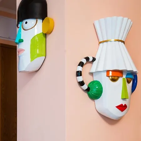 Apartment Spectrum: Vibrant Design Oasis - 1bd Charm *