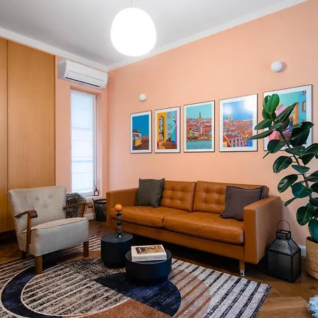 Apartment Spectrum: Vibrant Design Oasis - 1bd Charm *
