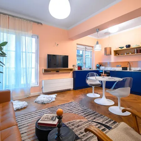 Spectrum: Vibrant Design Oasis - 1bd Charm Apartment Sofia
